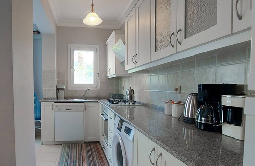Oludeniz Apartment | Villa with Pool & Garden-All Rooms w/AC in Fethiye