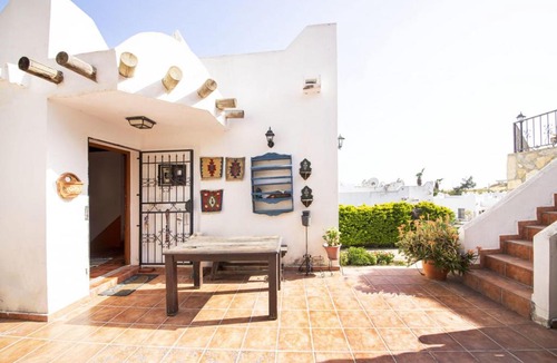 Turgutreis Villa | Villa with Shared Pool and Backyard in Bodrum