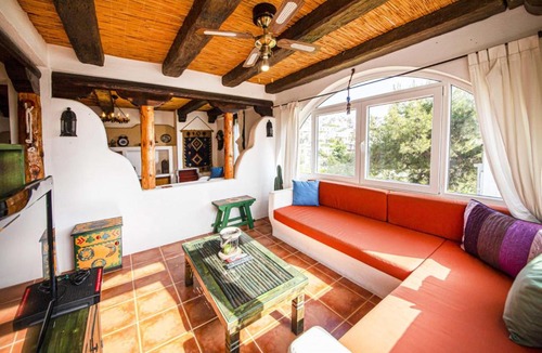Turgutreis Villa | Villa with Shared Pool and Backyard in Bodrum
