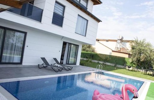 Lara Villa | VILLA YILDIZ PREMIUM