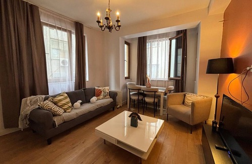 Cagaloglu Apartment | Walk to Sultanahmet | Comfortable 2BR Apartment