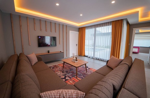 Hisaronu House | We have a large priv. swimming pool and a barbecue area.