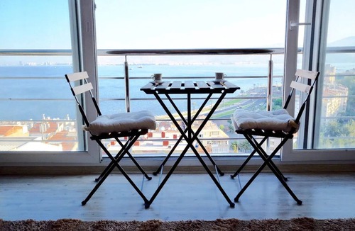 Karabaglar Condo | Windows On The Bay - izmir