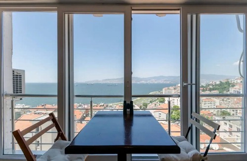 Karabaglar Condo | Windows On The Bay - izmir