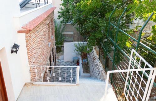 Konak Villa | Zeytinli Taş Ev
