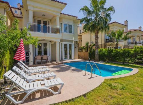 Çalış'ta Denize Sıfır 10 Kişilik Villa Starfish 4 in Fethiye