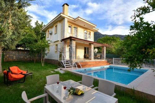 Ölüdeniz’de 3+1 Müstakil VİLLA in Fethiye