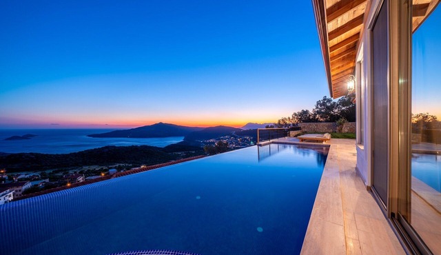 3 Bedroom, Uninterrupted Sea View Villa