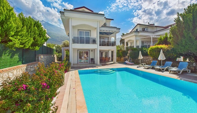 4 bed Twin Villa One with own private swimming pool in Ovacik