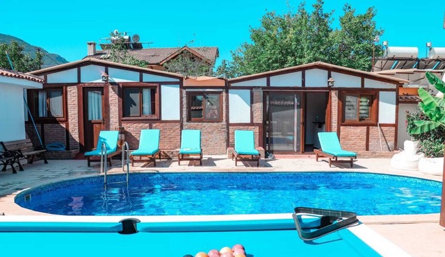 4 bedroom Private pool villa Pool Table/Table Tenis/Disabled Friendly