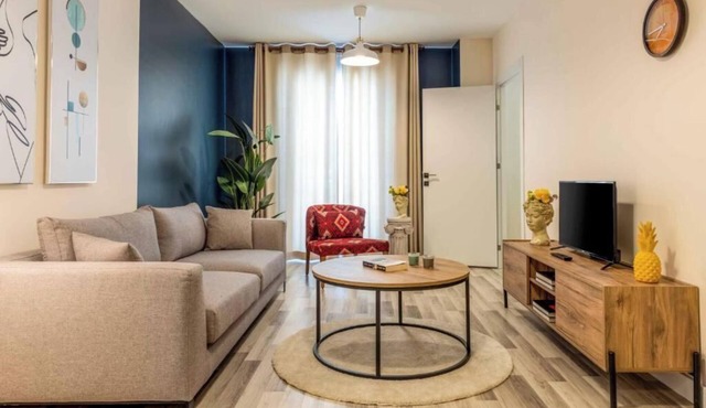 5 min Walk to Taksim Square & Galata sleeps 4 in Beyoglu