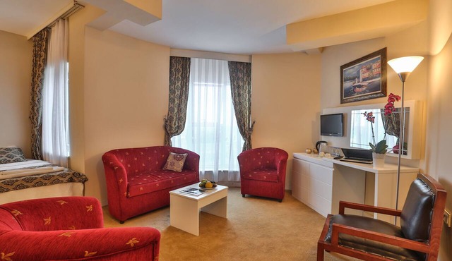 Arsen Hotel in Arsin