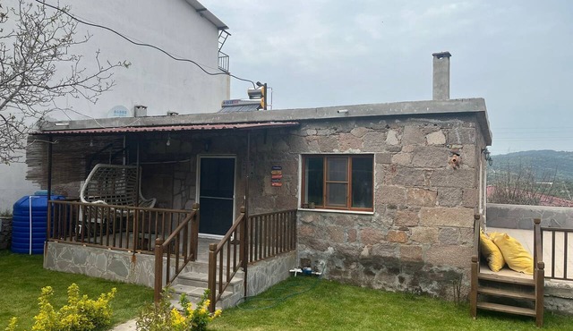 Assos Deniz yıldızı apart taş ev in Behram