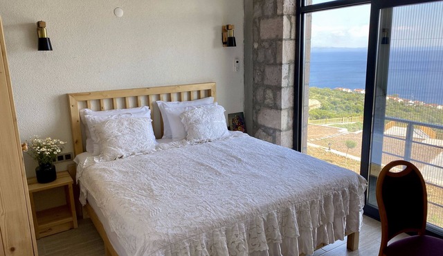 Assos Karadut Taş Otel in Ayvacik