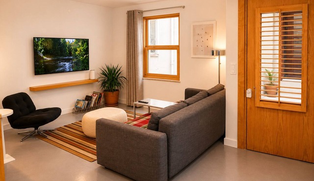 Ayvalık Center Modern Detached House in the City Center