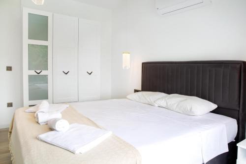 BD4108 Two Bedroomed Villa withPool inBodrumYalikavak in Bodrum