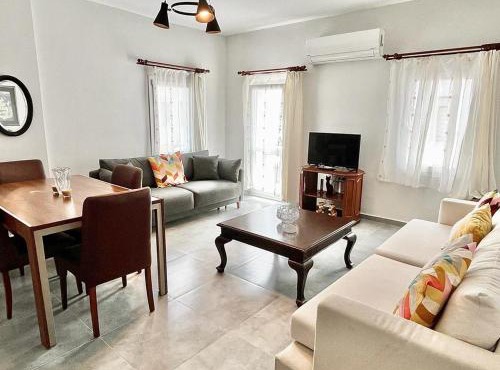 Bodrum-Turgutreis Merkezde Plaja 50 Metre uzaklıkta 1 ve 2 numaralı daireler in Bodrum