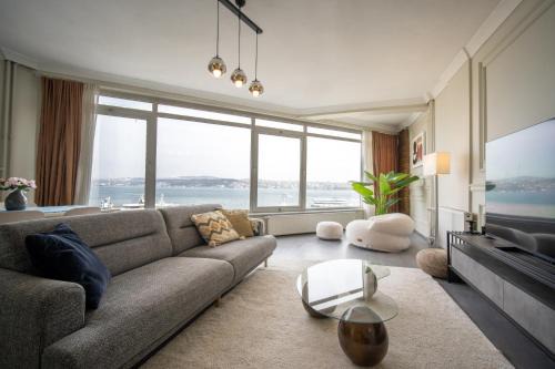 Bosphorus View 3BR in Kabataş in Istanbul