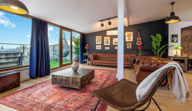 Bosphorus View Apt with 2 Terraces At Monnas Suite in ISTANBUL