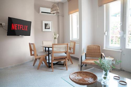 Bright and Cozy 2BR Apt In The Center Of Buyukada in Istanbul