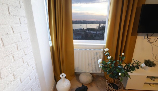 Central Flat w Sea View and near Galata Tower