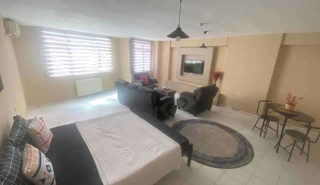 Charming 2-Bedroom Apartment in the of Pendik, Turkey in Pendik