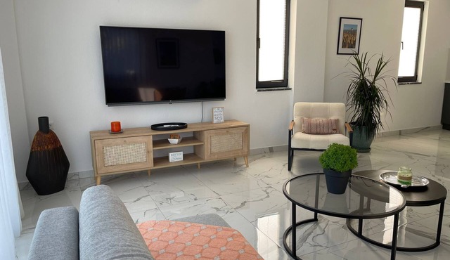 Charming 3-bedroom villa with WiFi, AC in gorgeous Antalya in Antalya