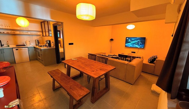 Cozy 2-bedroom apartment in charming in Fethiye Center with AC - Ground Floor in Fethiye