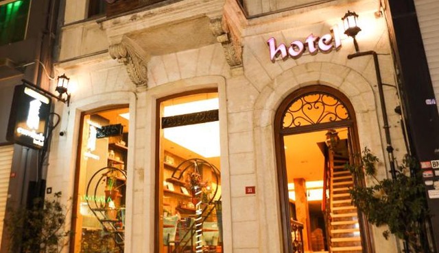 Cumbali Luxury Boutique Hotel