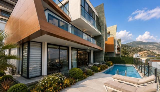 detached villa with full Alanya and sea views in Alanya