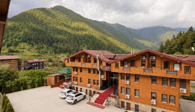 Ena Suites