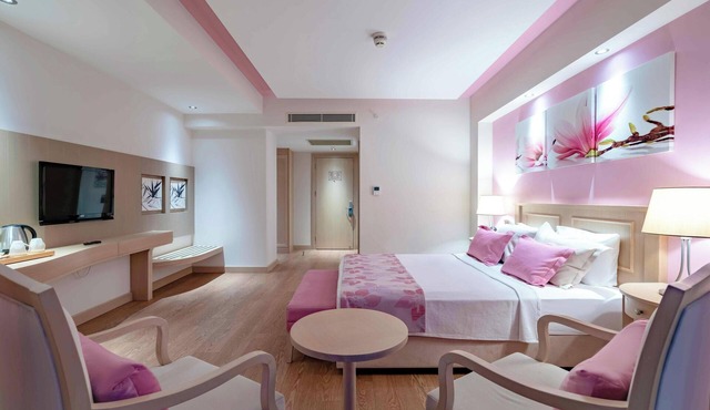 Euphoria Aegean Resort & Spa (Halal Hotel) in Seferihisar