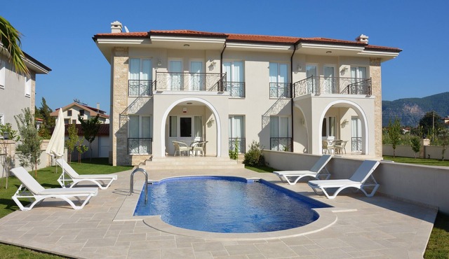 Family-friendly Exclusive Holiday Villa, Private Pool, Close to Center of Town