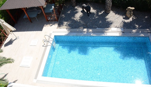 Find And Book Your Perfect Vacation. enclosed villa(Muhafazakar villa)!