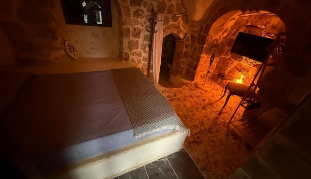 GÖZDE KONAGİ in Mardin