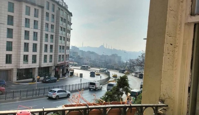 Galatada Muhteşem Tarihi Daire in Istanbul