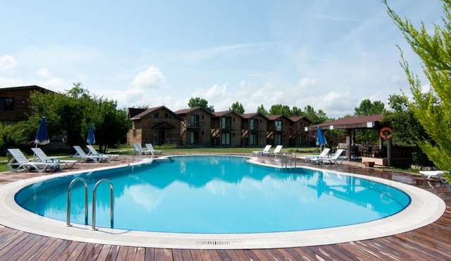 Gizemli Nehir Bungalov Otel in Ağva