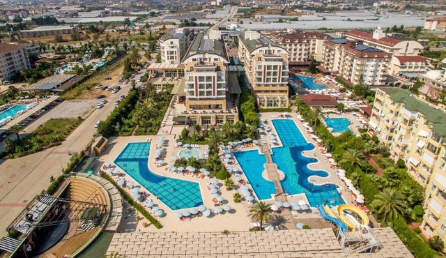 Hedef Resort Hotel in Konaklı
