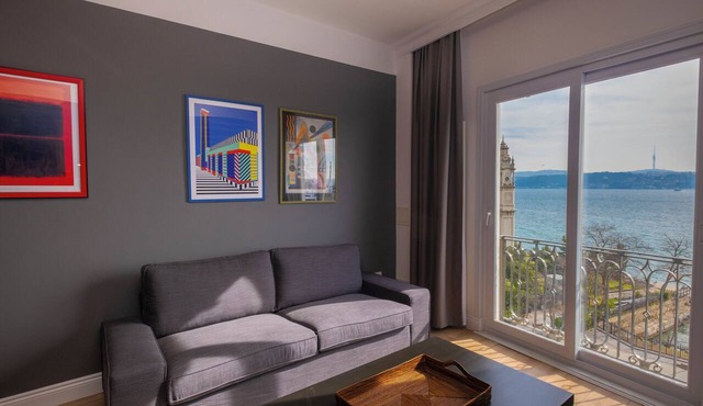 Hip 2BR Apartment · Bosphorus & Dolmabahçe View · Central Beyoğlu in Istanbul