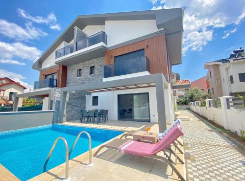 House of ALICE - Villa with Pool near Çalış Beach in Fethiye