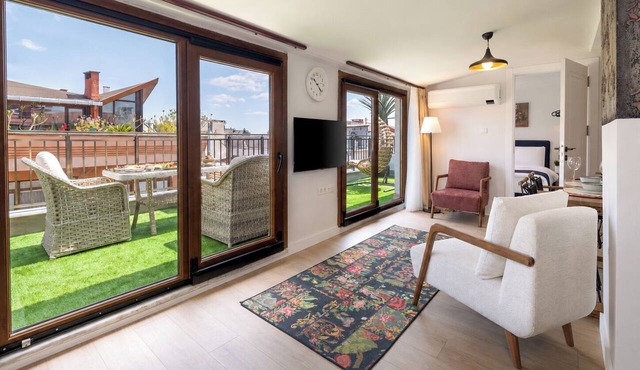 Huge Balcony Taksim Rooftop Apt At Monnas Suite in Istanbul