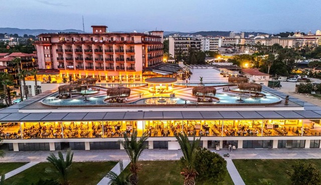 Justiniano Park Conti in Okurcalar