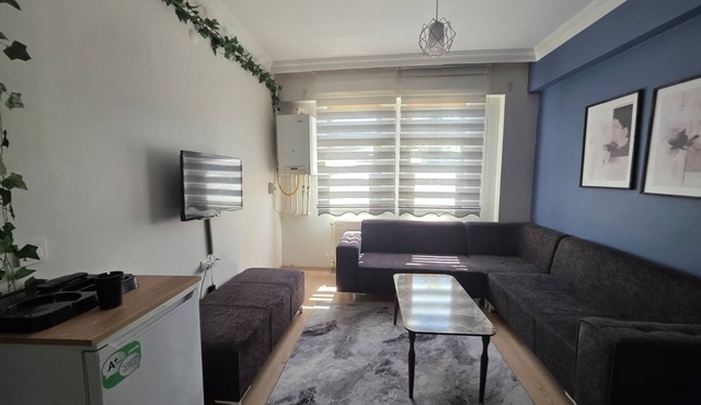 Kütahya Şehir Merkezinde Temiz Ferah Full Apartman Dairesi 1+1 Daire in Kütahya