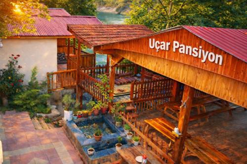 Kapuzbaşı Şelaleleri Uçar pansiyon