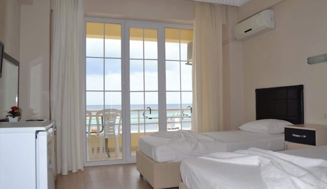 Kum Motel in Marmara