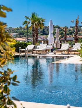 Lodhous Cunda Pool Residence