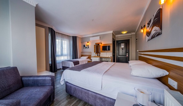 Lopera Beach Hotel in Edremit