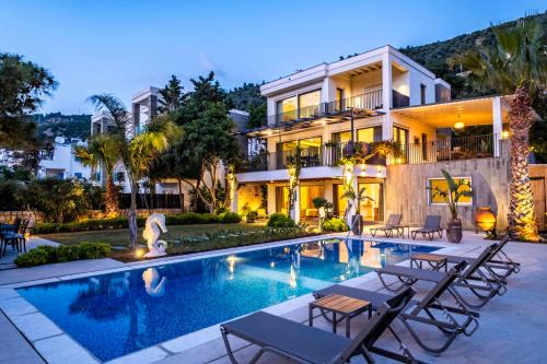Luxury Villa with Private Pool in Central Bodrum in Bodrum City