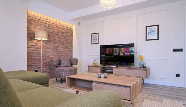 Lyra, Fancy 2BR, Best Loc in Kadıköy