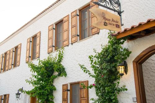 Monza House Otel in Seferihisar